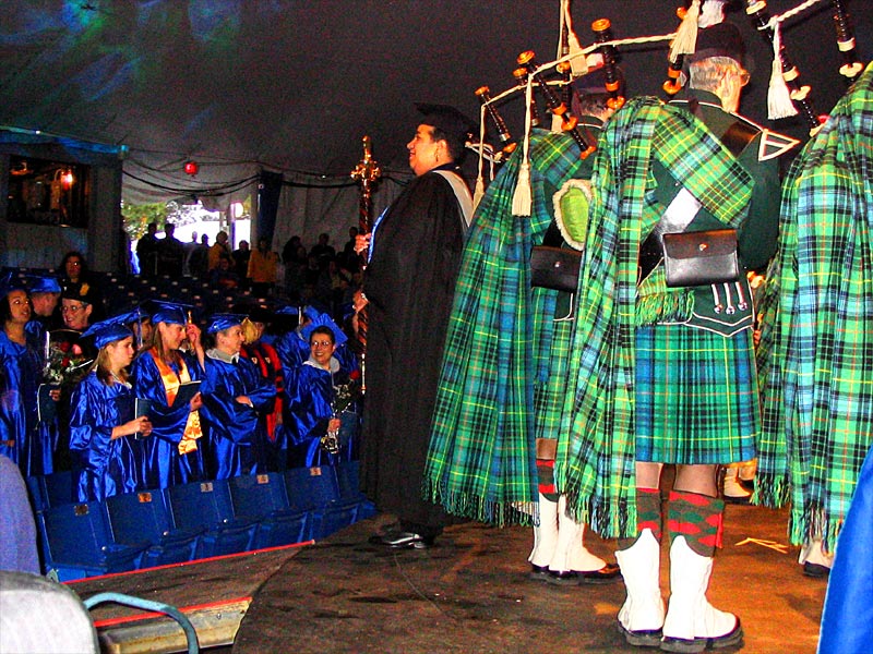 0775184_PipersOnStage