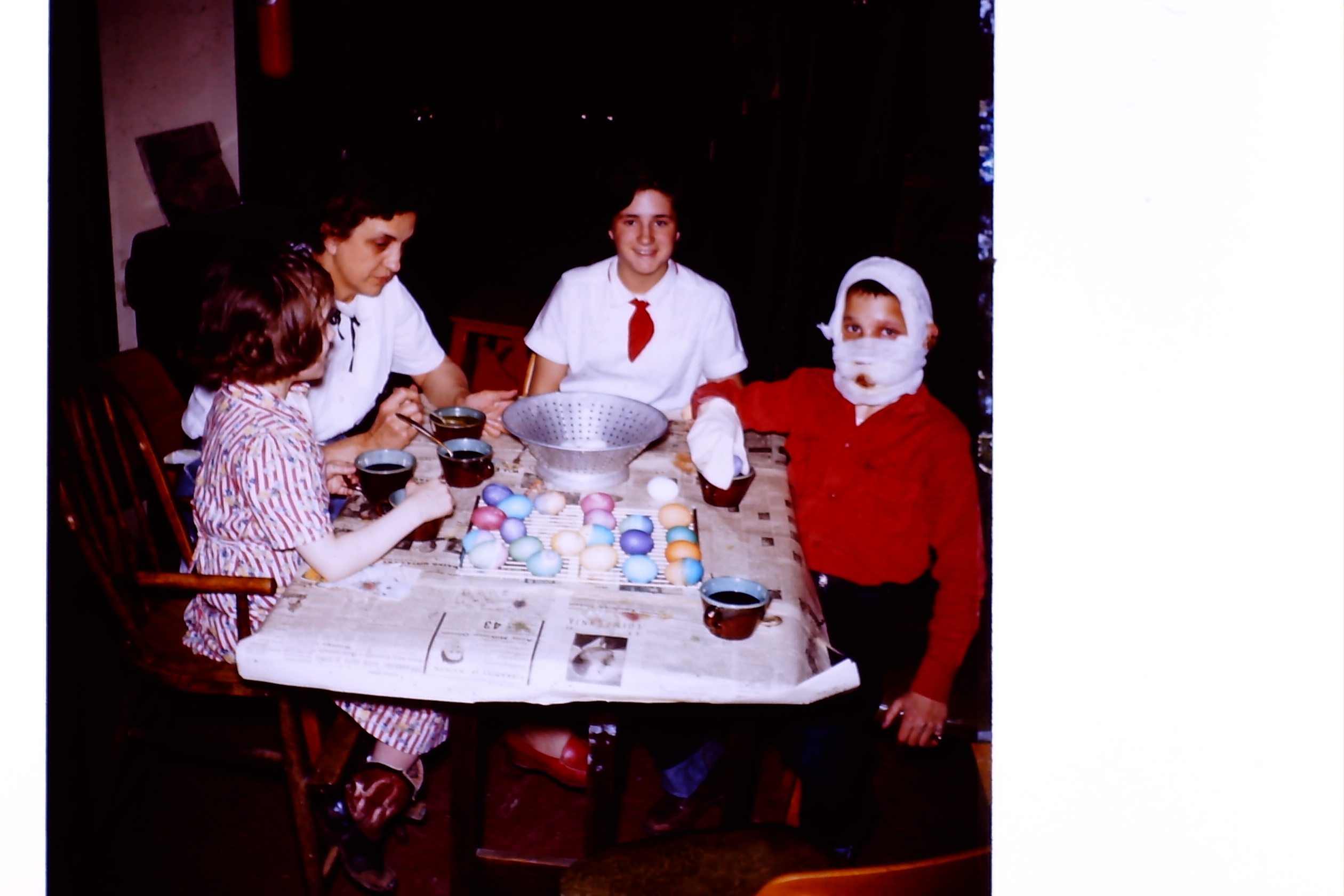 1954-04_Easter_VansBandage