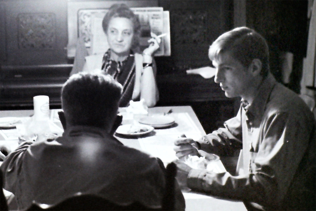 1970-07_P01 cut DadMomVan