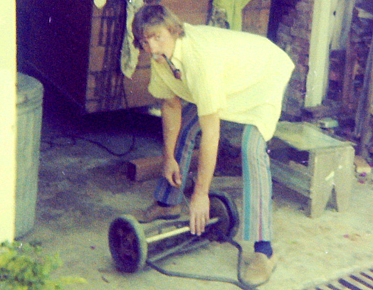 1975-08_P19 meMower phdtAug1975 enhc cut