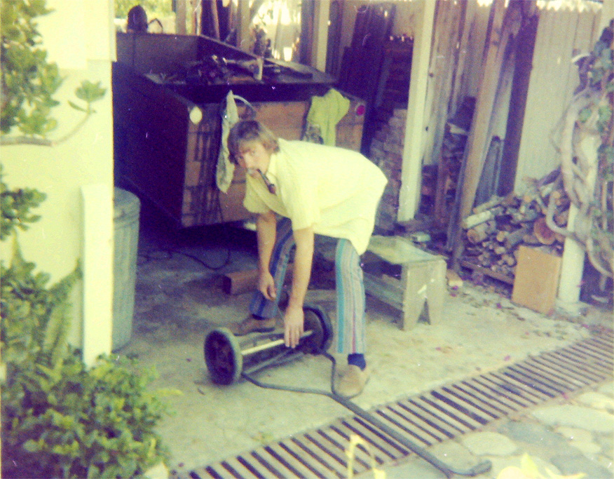 1975-08_P19 meMower phdtAug1975 enhc