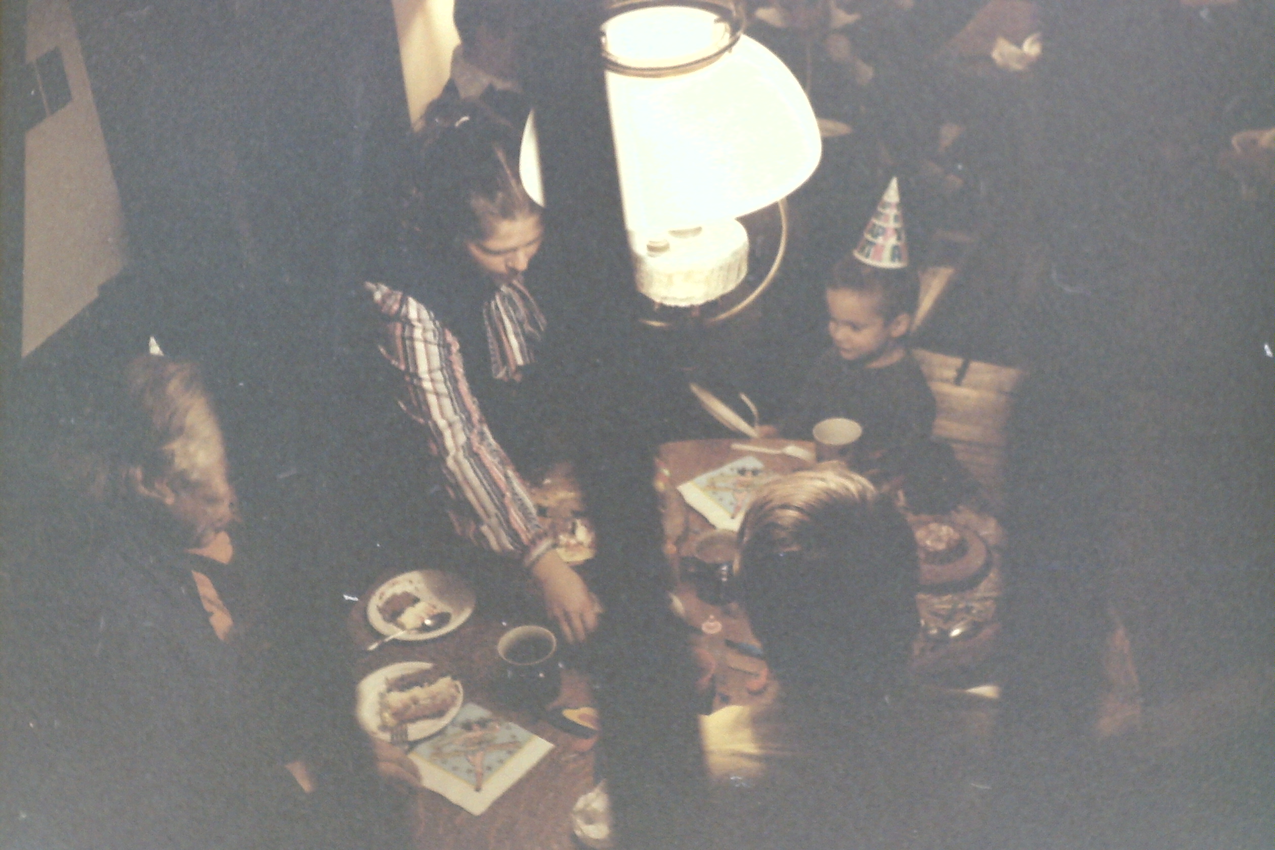 1982-02_P28 phDtApr1982