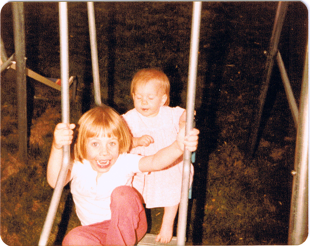 1982-06-aprx MJ_DarBriSwings photoJul1982 noNegYet