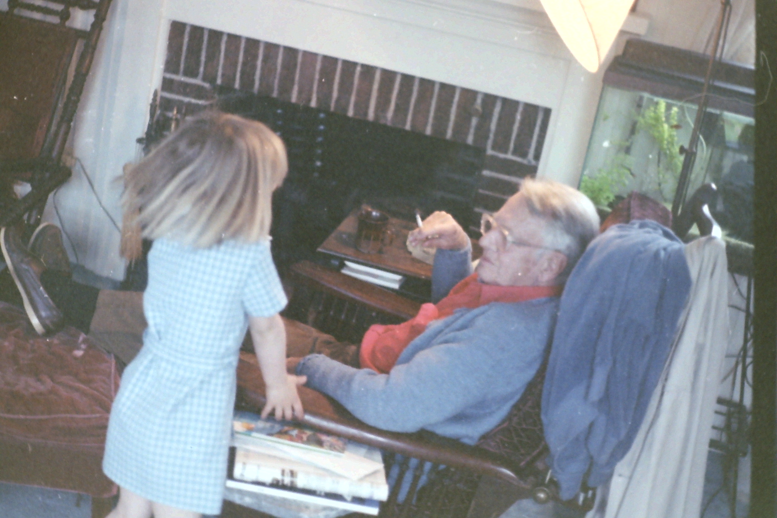 1985-05_P27r