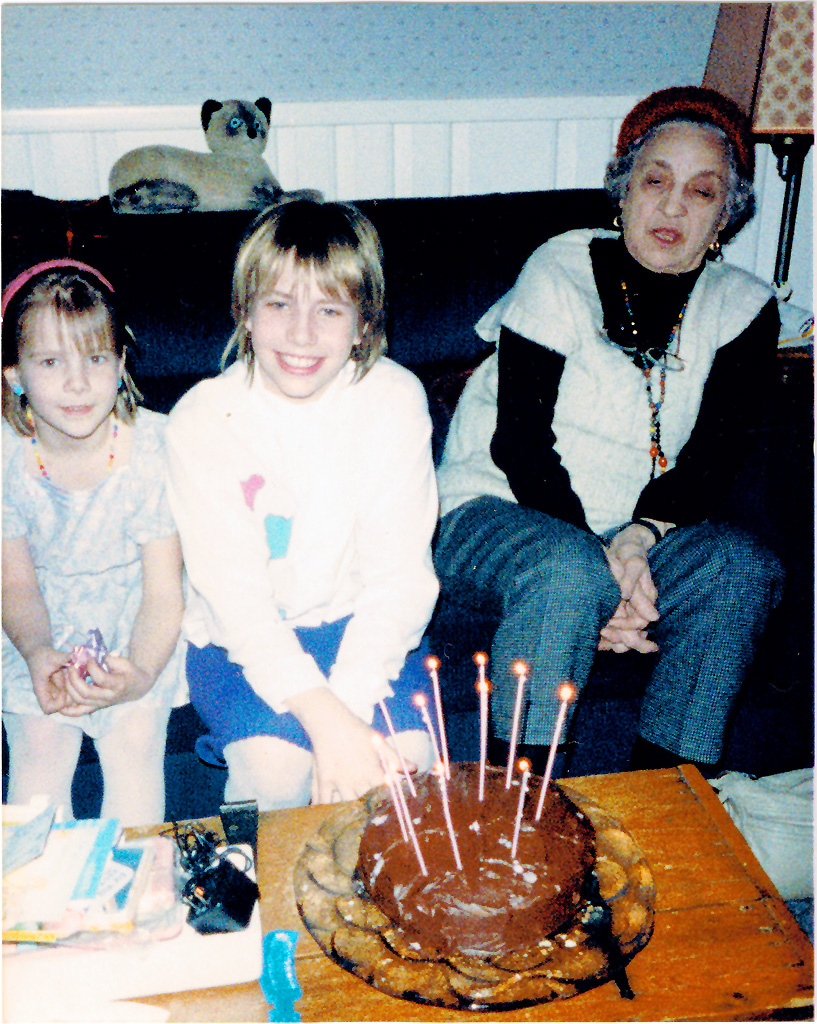 1988-02 BriDarsBday_Mom  photoFeb1988 noNeg